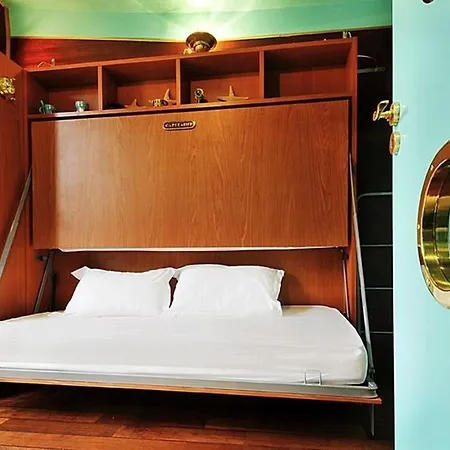 Boat Paris